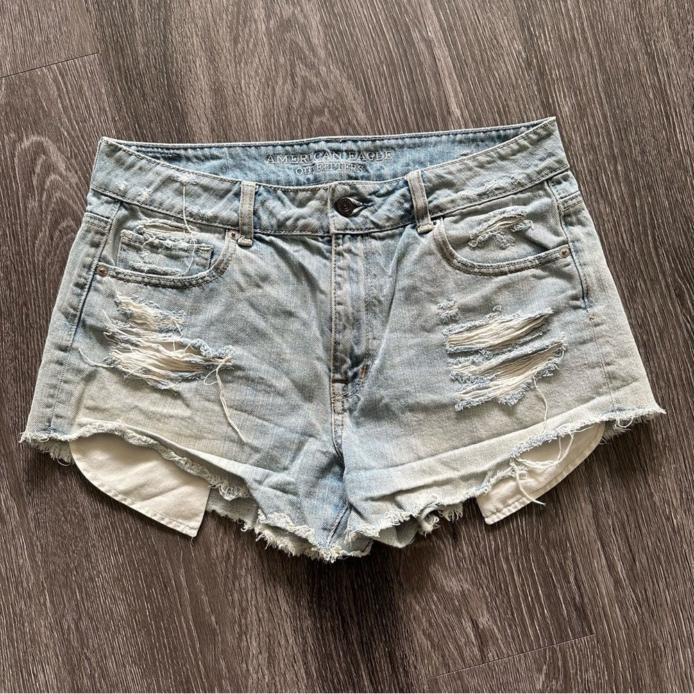 American Eagle Light Wash Distressed Cut Off Denim Shorts - 10